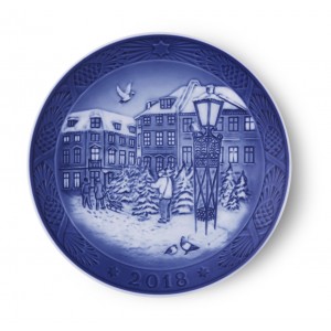 Royal Copenhagen Christmas 2018 Decorative Plate RYC2136